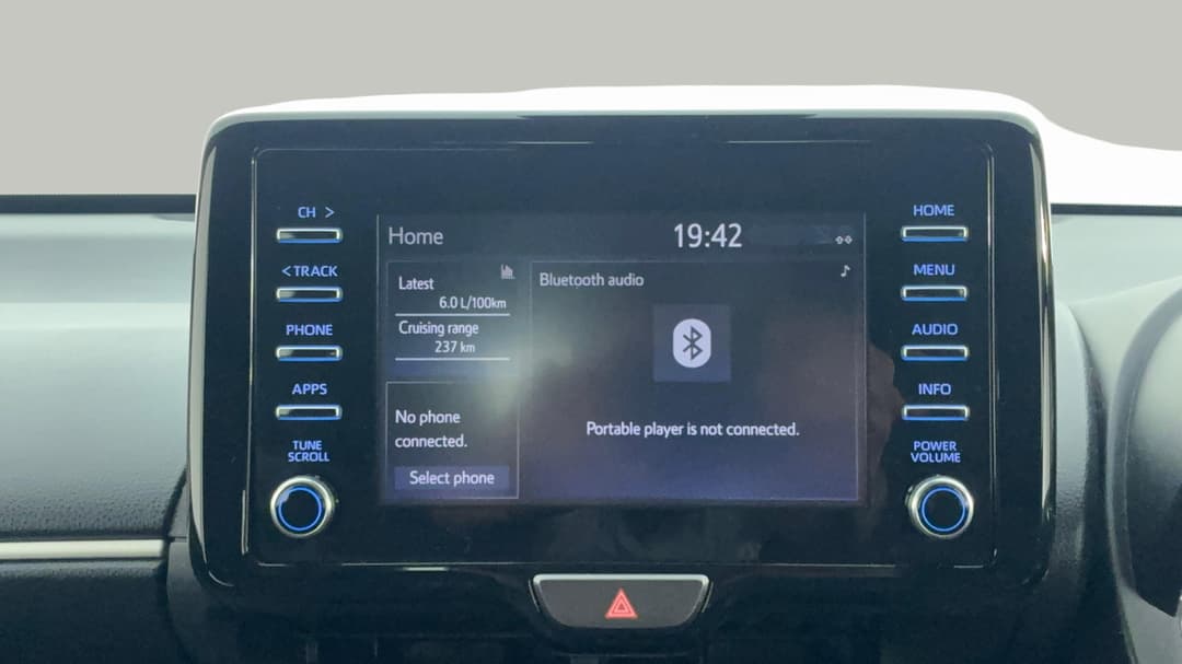 2020 Toyota Yaris Ascent Sport, Manual, 42217 km, Infotainment System