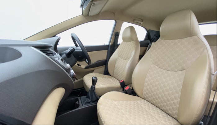 2017 Hyundai Eon MAGNA PLUS, Petrol, Manual, 18,361 km, Right Side Front Door Cabin