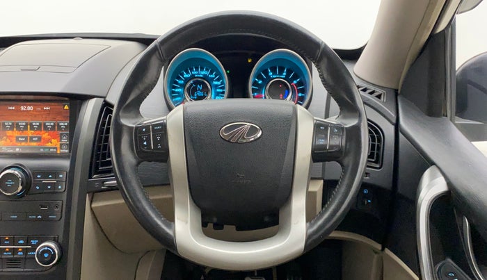 2016 Mahindra XUV500 W10, Diesel, Manual, 64,061 km, Steering Wheel Close Up
