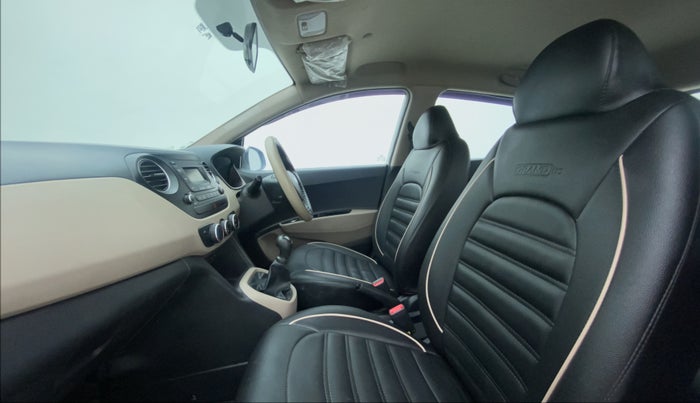 2019 Hyundai Grand i10 MAGNA 1.2 KAPPA VTVT, Petrol, Manual, 30,579 km, Right Side Front Door Cabin