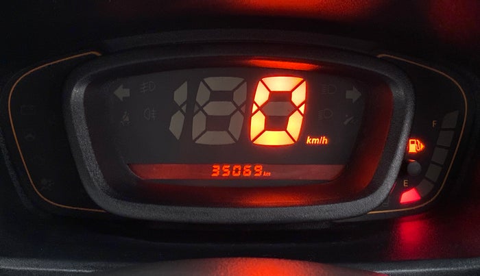 2017 Renault Kwid RXT Opt, Petrol, Manual, 35,149 km, Odometer Image