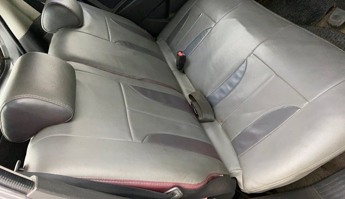 2011 Maruti Wagon R 1.0 VXI, Petrol, Manual, 1,21,464 km, Second-row right seat - Cover slightly stained