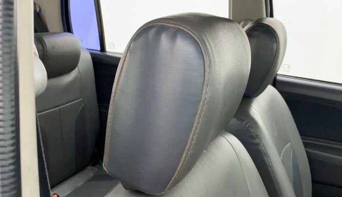 2011 Maruti Wagon R 1.0 VXI, Petrol, Manual, 1,21,464 km, Driver seat - Headrest adjuster not working