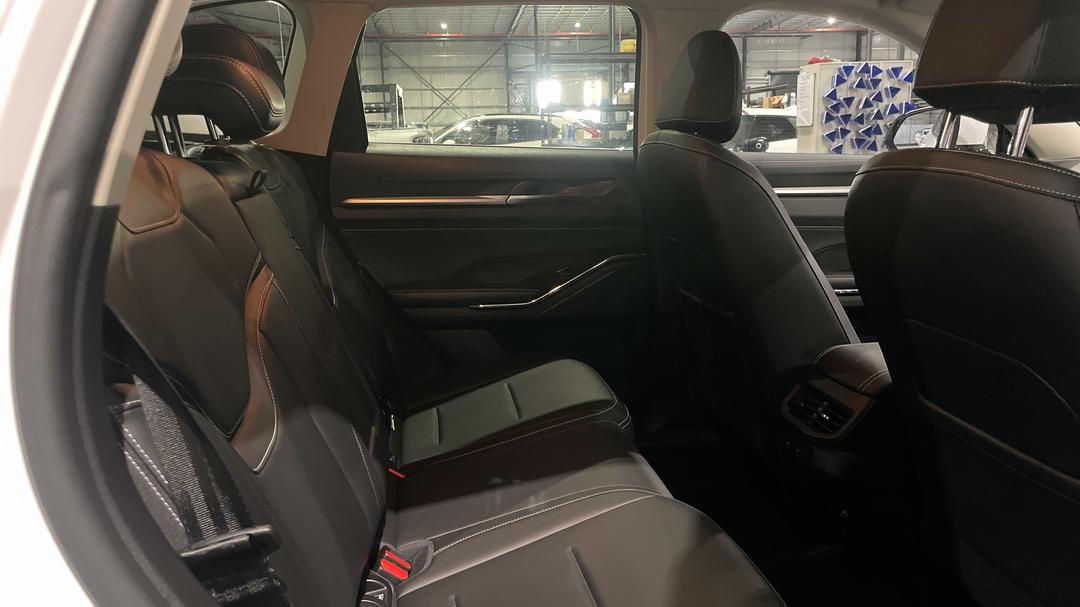 2024 GWM Haval H6 Lux, Automatic, 15313 km, Right Side Rear Door Cabin View