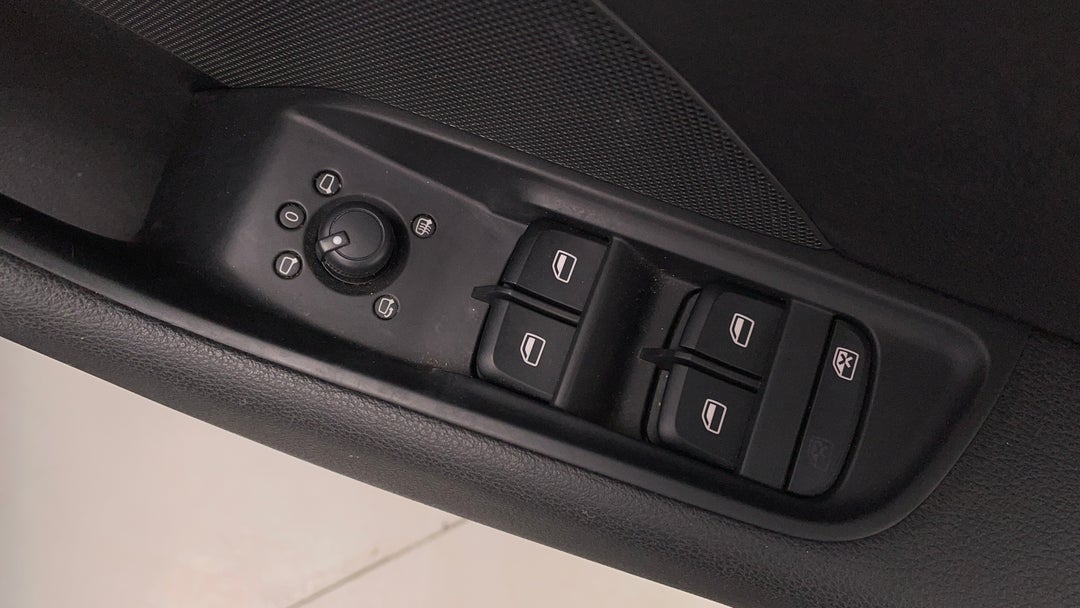 2013 Audi A3 Sportback 1.4 Tfsi Attraction, Automatic, 112750 km, Drivers Side Door Panel Controls