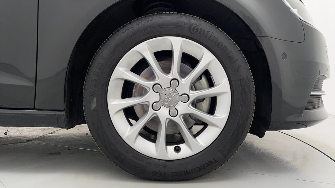 2013 Audi A3 Sportback 1.4 Tfsi Attraction, Automatic, 112750 km, Right Front Wheel