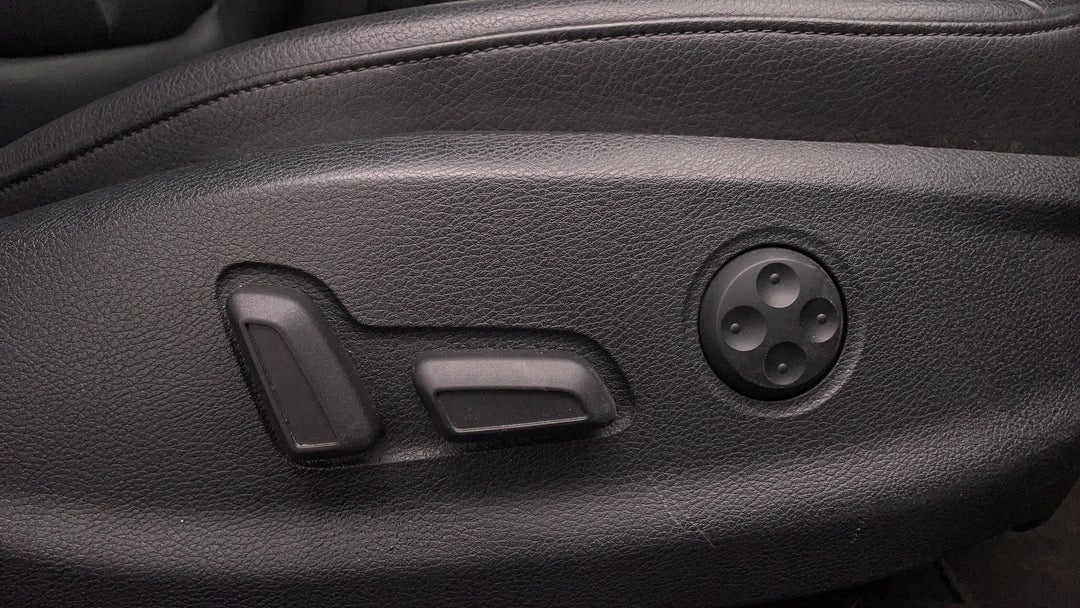 2013 Audi A3 Sportback 1.4 Tfsi Attraction, Automatic, 112750 km, Drivers Side Adjustment Panel