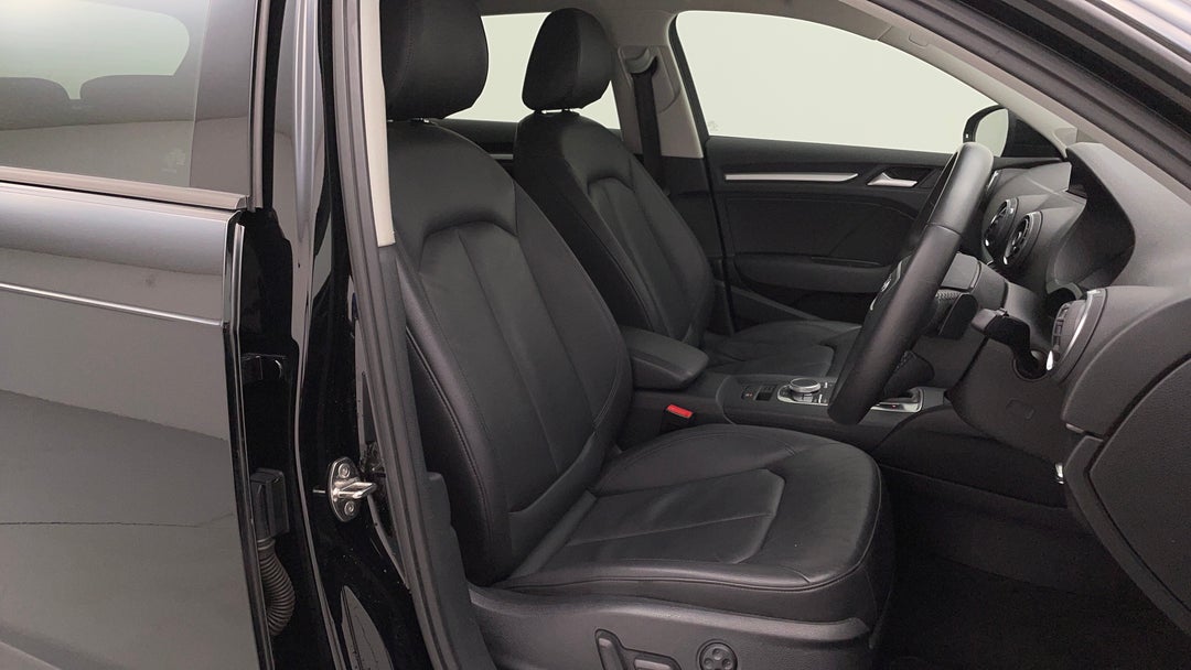 2013 Audi A3 Sportback 1.4 Tfsi Attraction, Automatic, 112750 km, Right Side Front Door Cabin View