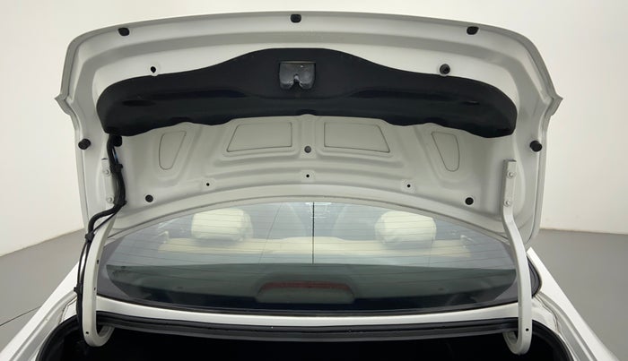 2014 Hyundai Verna FLUIDIC 1.6 SX CRDI, Diesel, Manual, 64,779 km, Boot Door Open