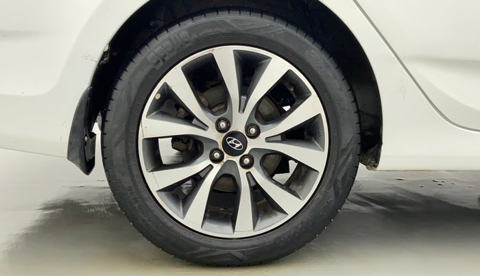 2014 Hyundai Verna FLUIDIC 1.6 SX CRDI, Diesel, Manual, 64,779 km, Right Rear Wheel