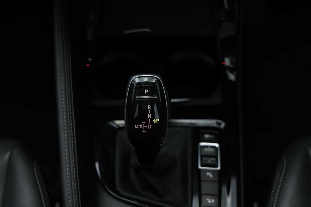 2018 BMW X1 xDrive 25i, Automatic, 65763 km, Gear Lever 