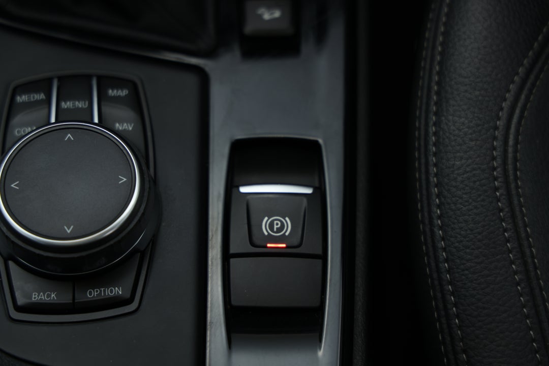 2018 BMW X1 xDrive 25i, Automatic, 65763 km, Handbrake