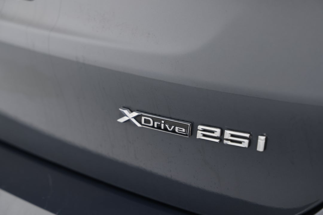 2018 BMW X1 xDrive 25i, Automatic, 65763 km, Badge (Boot Right Side)