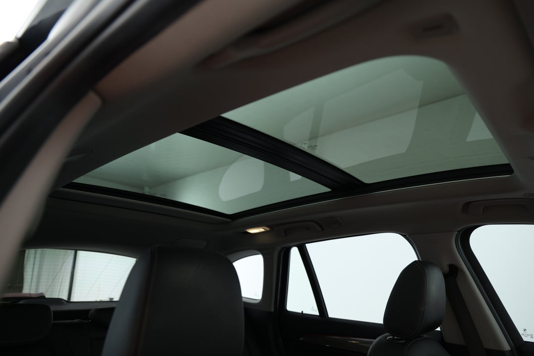 2018 BMW X1 xDrive 25i, Automatic, 65763 km, Interior Sunroof/Moonroof