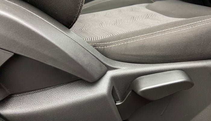 2017 Ford New Figo 1.2 TITANIUM, Petrol, Manual, 19,726 km, Driver Side Adjustment Panel
