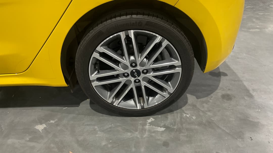 2022 Kia Rio Sport, Automatic, 44763 km, Left Rear Wheel
