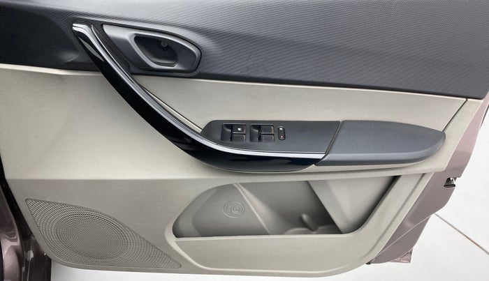 2018 Tata Tiago XT 1.2 REVOTRON, Petrol, Manual, 18,624 km, Driver Side Door Panels Control
