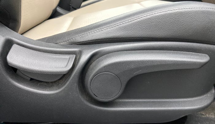 2018 Hyundai Verna 1.6 VTVT SX O, Petrol, Manual, 13,409 km, Driver Side Adjustment Panel