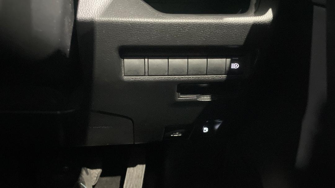 2023 Toyota RAV4 Gx (AWD) Hybrid, Automatic, 46424 km, Utility Switches/Buttons