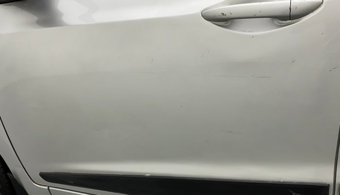 2016 Hyundai Grand i10 MAGNA AT 1.2 KAPPA VTVT, Petrol, Automatic, 63,382 km, Front passenger door - Minor scratches