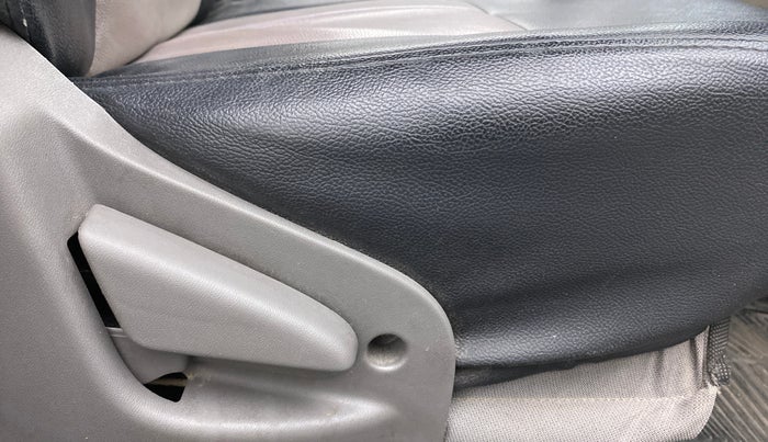 2014 Datsun Go T, Petrol, Manual, 65,551 km, Driver Side Adjustment Panel