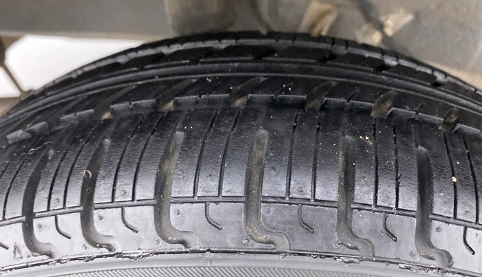 2014 Datsun Go T, Petrol, Manual, 65,551 km, Right Rear Tyre Tread
