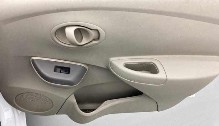 2014 Datsun Go T, Petrol, Manual, 65,551 km, Driver Side Door Panels Control