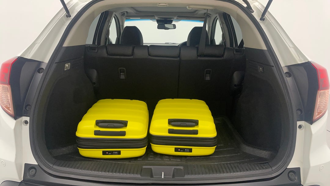 2017 Honda HR-V Vti-l, Automatic, 105990 km, Boot Inside View with Luggage