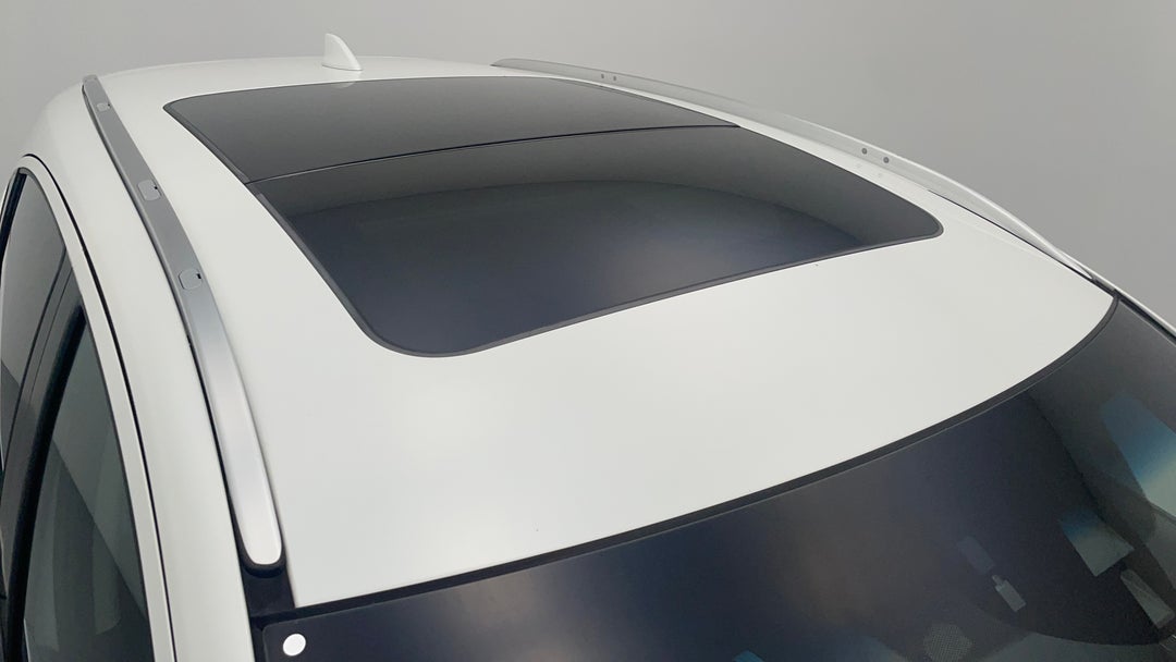 2017 Honda HR-V Vti-l, Automatic, 105990 km, Roof/Sunroof View