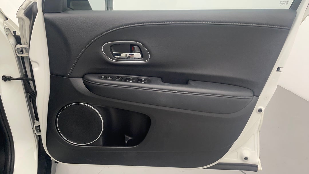 2017 Honda HR-V Vti-l, Automatic, 105990 km, Speaker View