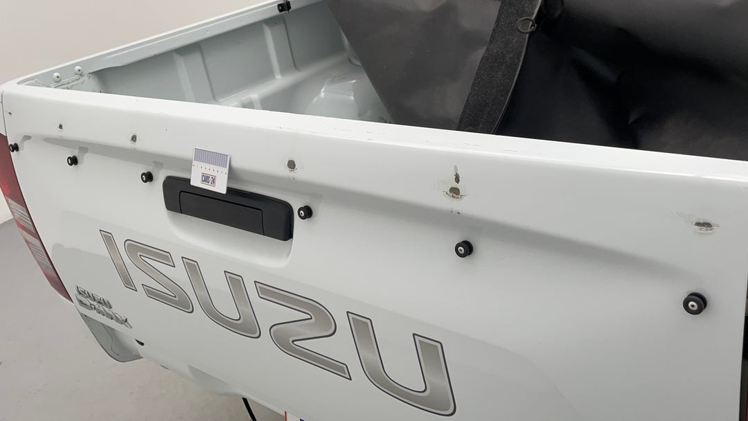 Boot / Tailgate Tailgate Scratch