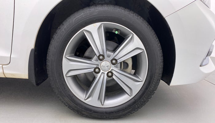 2018 Hyundai Verna 1.6 CRDI SX + AT, Diesel, Automatic, 56,253 km, Right Front Wheel
