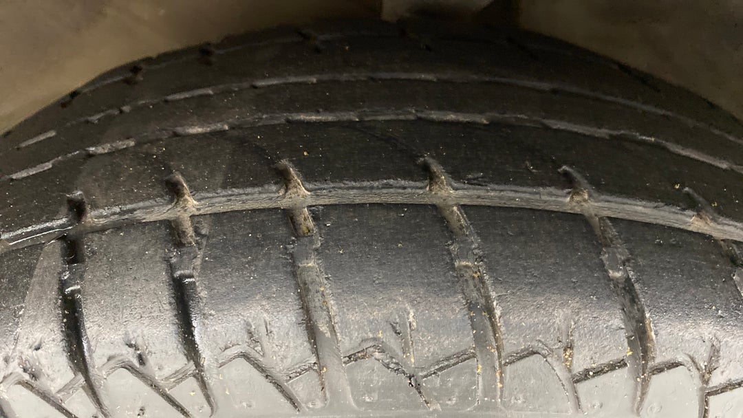 Left Front Tyre Tread