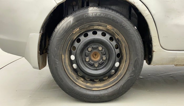2014 Maruti Ertiga VXI, Petrol, Manual, 1,22,054 km, Right Rear Wheel