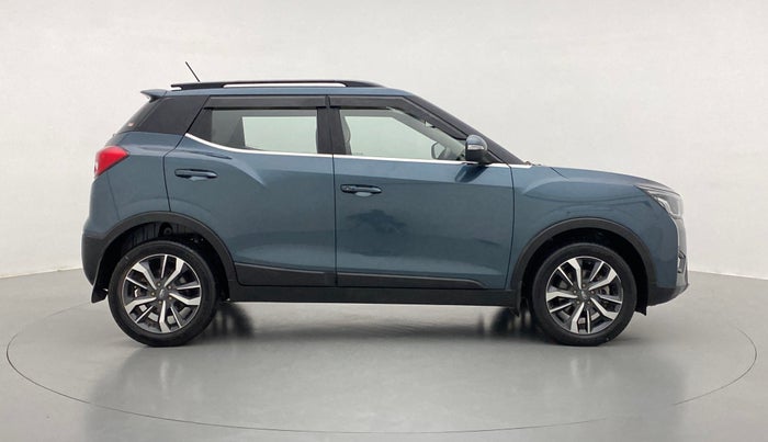 2020 Mahindra XUV300 W8 (O) DIESEL  AT, Diesel, Automatic, 15,573 km, Right Side View