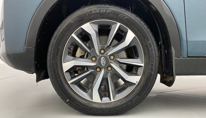2020 Mahindra XUV300 W8 (O) DIESEL  AT, Diesel, Automatic, 15,573 km, Left Front Wheel