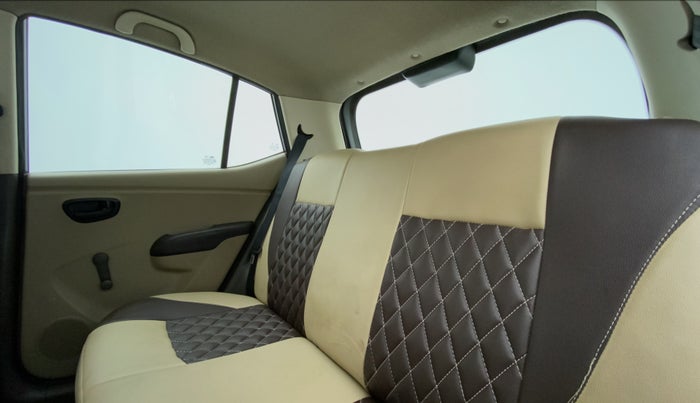 2011 Hyundai i10 ERA 1.1 IRDE, CNG, Manual, 78,038 km, Right Side Rear Door Cabin