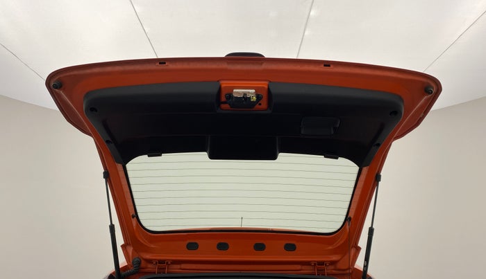 2015 Fiat Avventura EMOTION MULTIJET 1.3, Diesel, Manual, 62,151 km, Boot Door Open