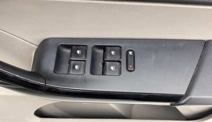 2016 Tata Tiago XZ PETROL, Petrol, Manual, 79,538 km, Driver Side Door Panels Control