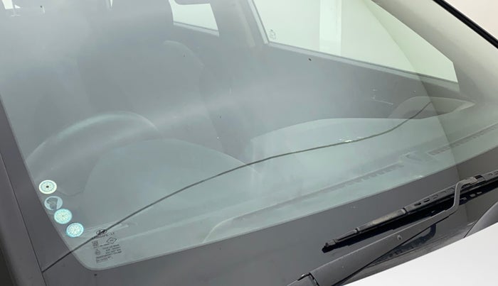 2016 Hyundai Creta SX PLUS 1.6 PETROL, Petrol, Manual, 84,716 km, Front windshield - Minor spot on windshield