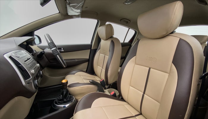 2012 Hyundai i20 ASTA 1.2, Petrol, Manual, 37,982 km, Right Side Front Door Cabin View
