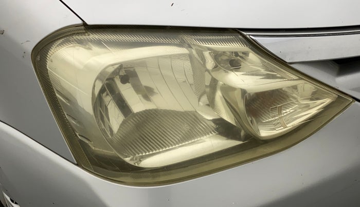 2011 Toyota Etios G, Petrol, Manual, 73,320 km, Right headlight - Faded
