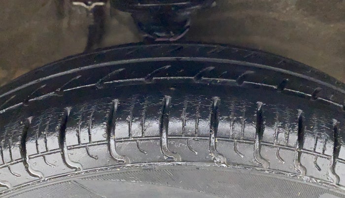 2015 Maruti Alto 800 LXI, CNG, Manual, 58,912 km, Right Front Tyre Tread