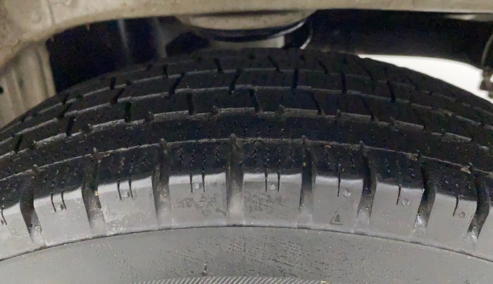 2015 Maruti Alto 800 LXI, CNG, Manual, 58,912 km, Left Rear Tyre Tread