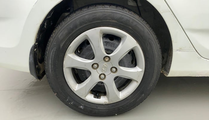 2013 Hyundai Verna FLUIDIC 1.6 VTVT EX, Petrol, Manual, 52,740 km, Right Rear Wheel