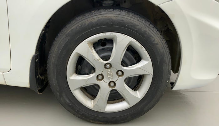 2013 Hyundai Verna FLUIDIC 1.6 VTVT EX, Petrol, Manual, 52,740 km, Right Front Wheel