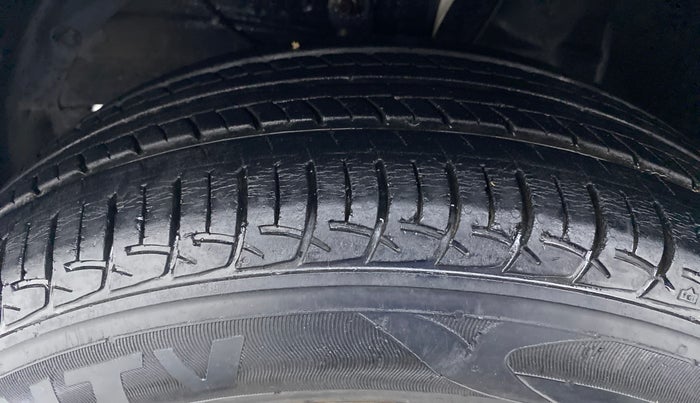 2018 Maruti Baleno DELTA 1.2 K12, Petrol, Manual, 32,656 km, Left Front Tyre Tread