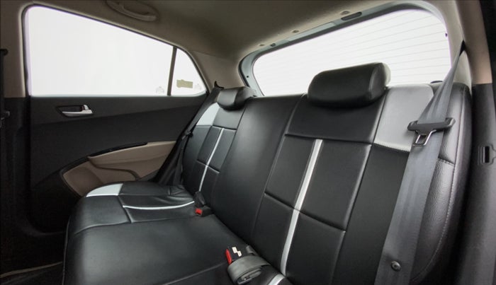 2015 Hyundai Grand i10 ASTA 1.2 (O) VTVT, Petrol, Manual, 40,236 km, Right Side Rear Door Cabin