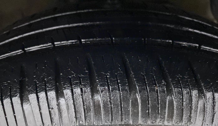 2015 Hyundai Grand i10 ASTA 1.2 (O) VTVT, Petrol, Manual, 40,236 km, Right Front Tyre Tread