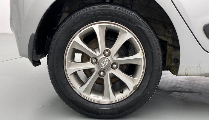 2015 Hyundai Grand i10 ASTA 1.2 (O) VTVT, Petrol, Manual, 40,236 km, Right Rear Wheel